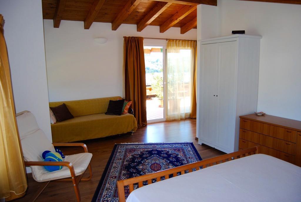 Ai Colli B&B Salò Стая снимка